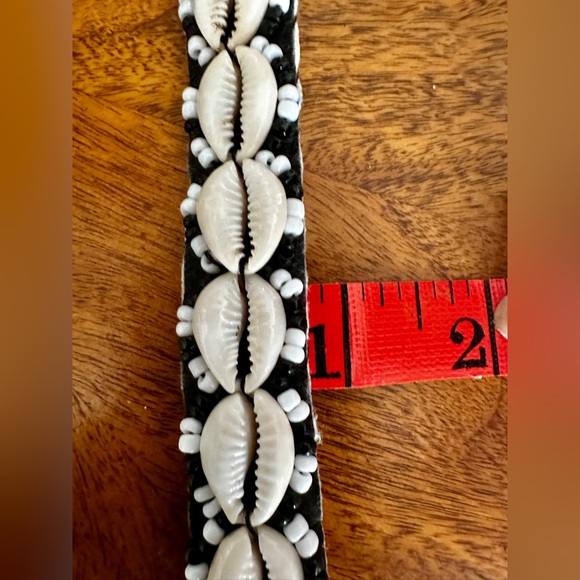 Conch Shell Bracelet - Picture 3 of 4